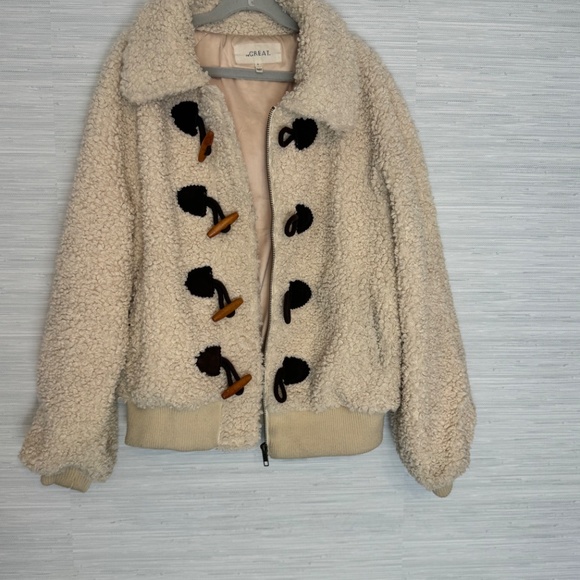 THE GREAT. Faux Shearling Toggle Jacket. Cream Size 0 (XS) - Picture 7 of 10